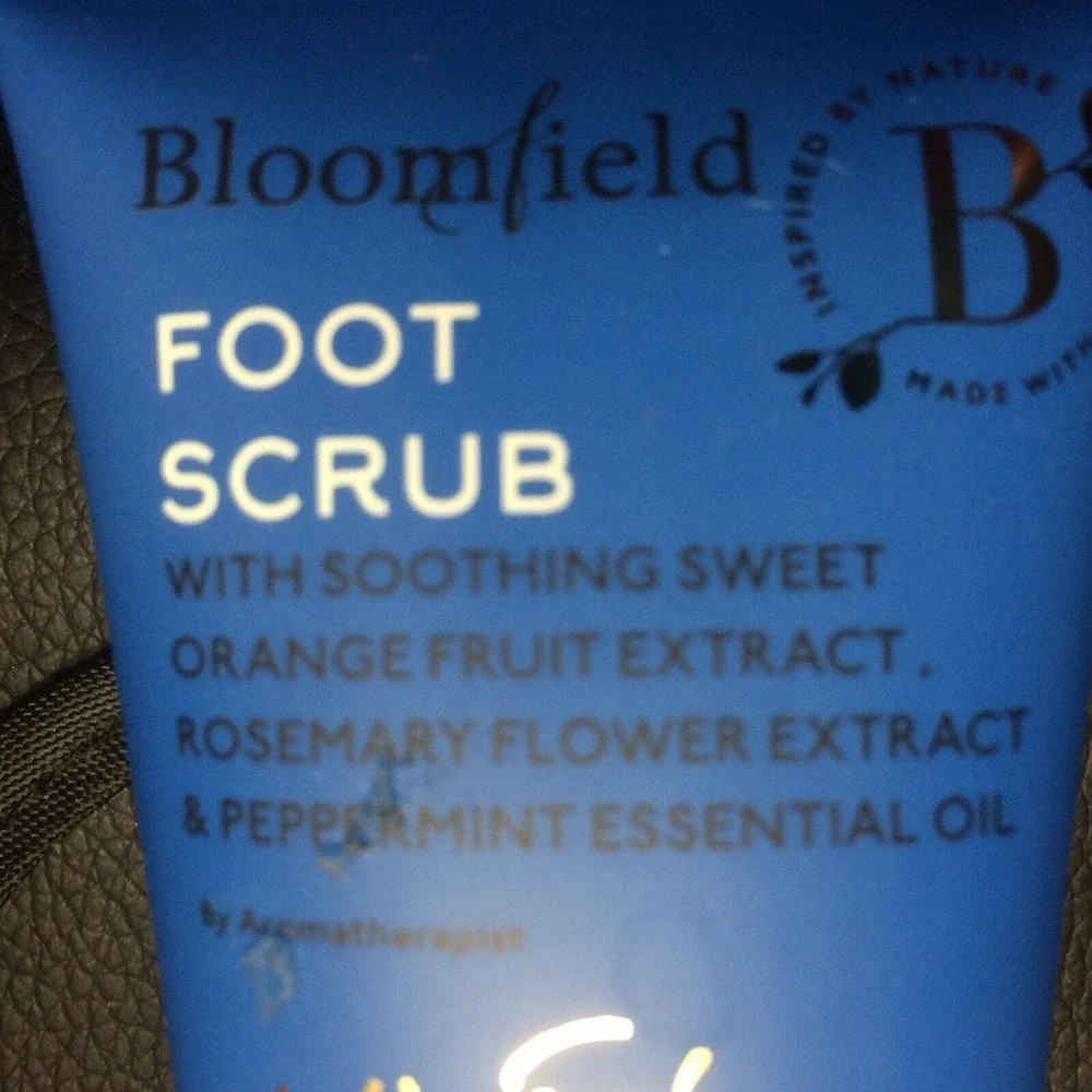 Bloomfield Foot Scrub Soothing Herbal Fruit Extracts & Essential Oils New